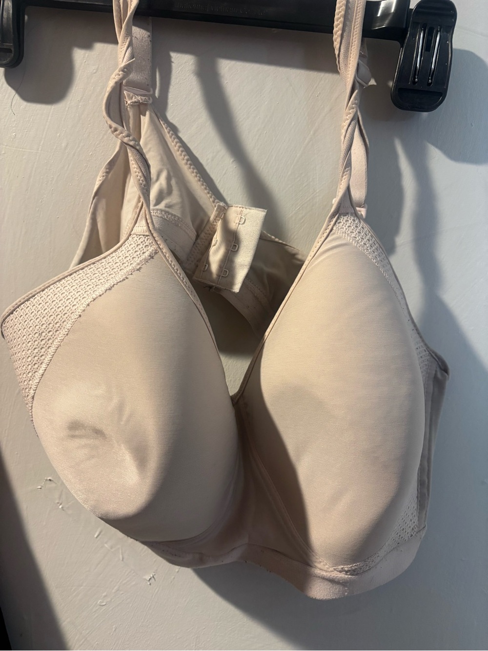 Hanes Beige Nude T-Shirt Bra - Smooth Light Coverage